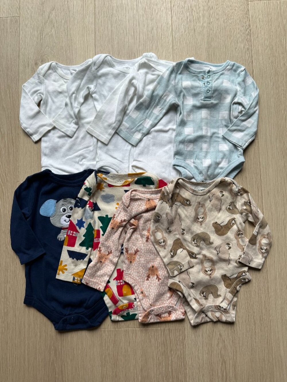 8 Piece Set of Baby Boy Long Sleeve Onesies 9M